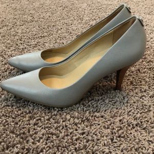 Michael Kors grey pumps